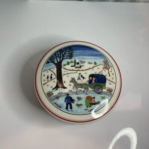Velleroy & Boch porcelain Christmas trinket box